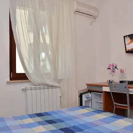 Oda ve Kahvaltı Domo - Guest-house Il Nespolo Fiorito