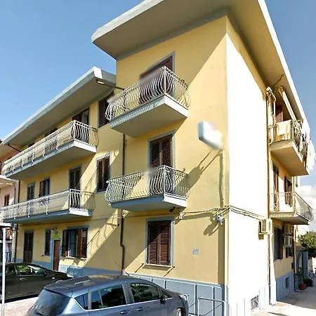 Domo - Guest-house Il Nespolo Fiorito
