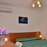 Domo - Guest-house Il Nespolo Fiorito 奥罗塞伊