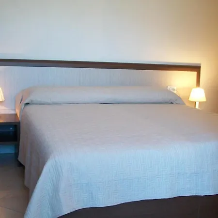 Domo - Guest-house Il Nespolo Fiorito Bed & Breakfast Orosei