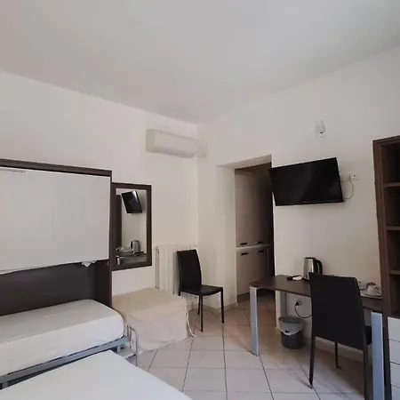 Domo - Guest-house Il Nespolo Fiorito Bed & Breakfast *