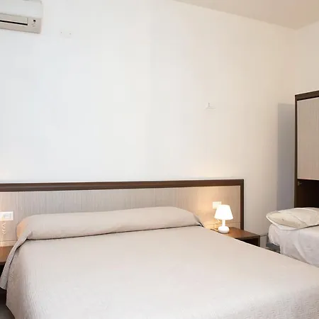 Bed & Breakfast Domo - Guest-house Il Nespolo Fiorito 3*