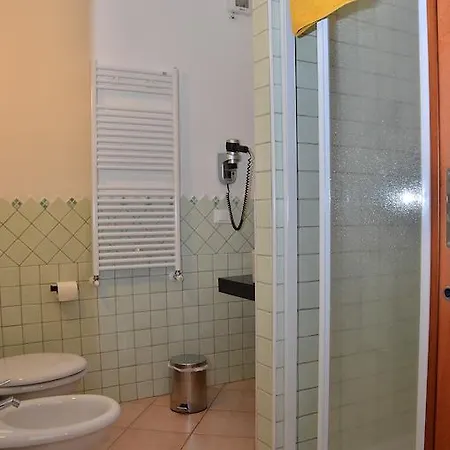 Bed & Breakfast Domo - Guest-house Il Nespolo Fiorito 3*