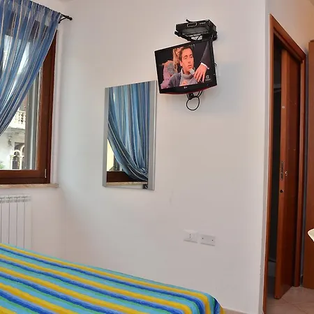 Bed & Breakfast Domo - Guest-house Il Nespolo Fiorito Orosei