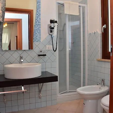 Bed & Breakfast Domo - Guest-house Il Nespolo Fiorito 3*
