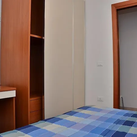 Bed & Breakfast Domo - Guest-house Il Nespolo Fiorito 3*