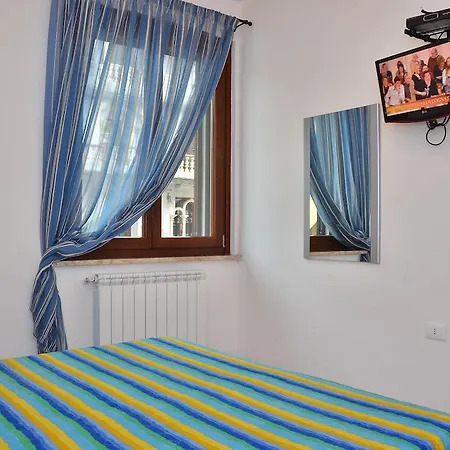 Bed & Breakfast Domo - Guest-house Il Nespolo Fiorito Orosei