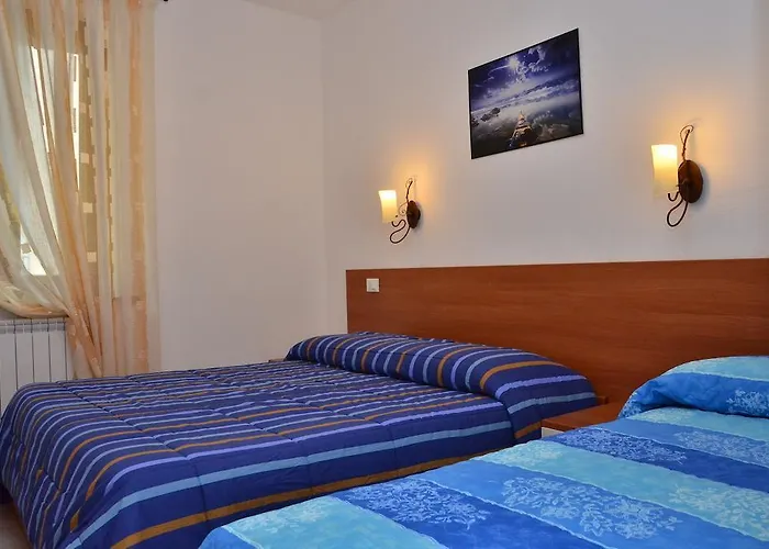 Panzió Domo - Guest-house Il Nespolo Fiorito Orosei